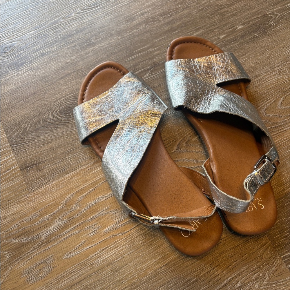 Franco Sarto Silver Leather Sandal Shoe Metallic Chrome 10 Good condition. - Picture 4 of 5